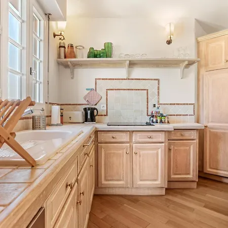 Apartment 3 Bdr - Clos Sainte Anne *